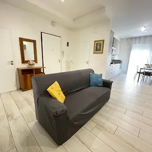 Yaya's House - Venice Apartment
